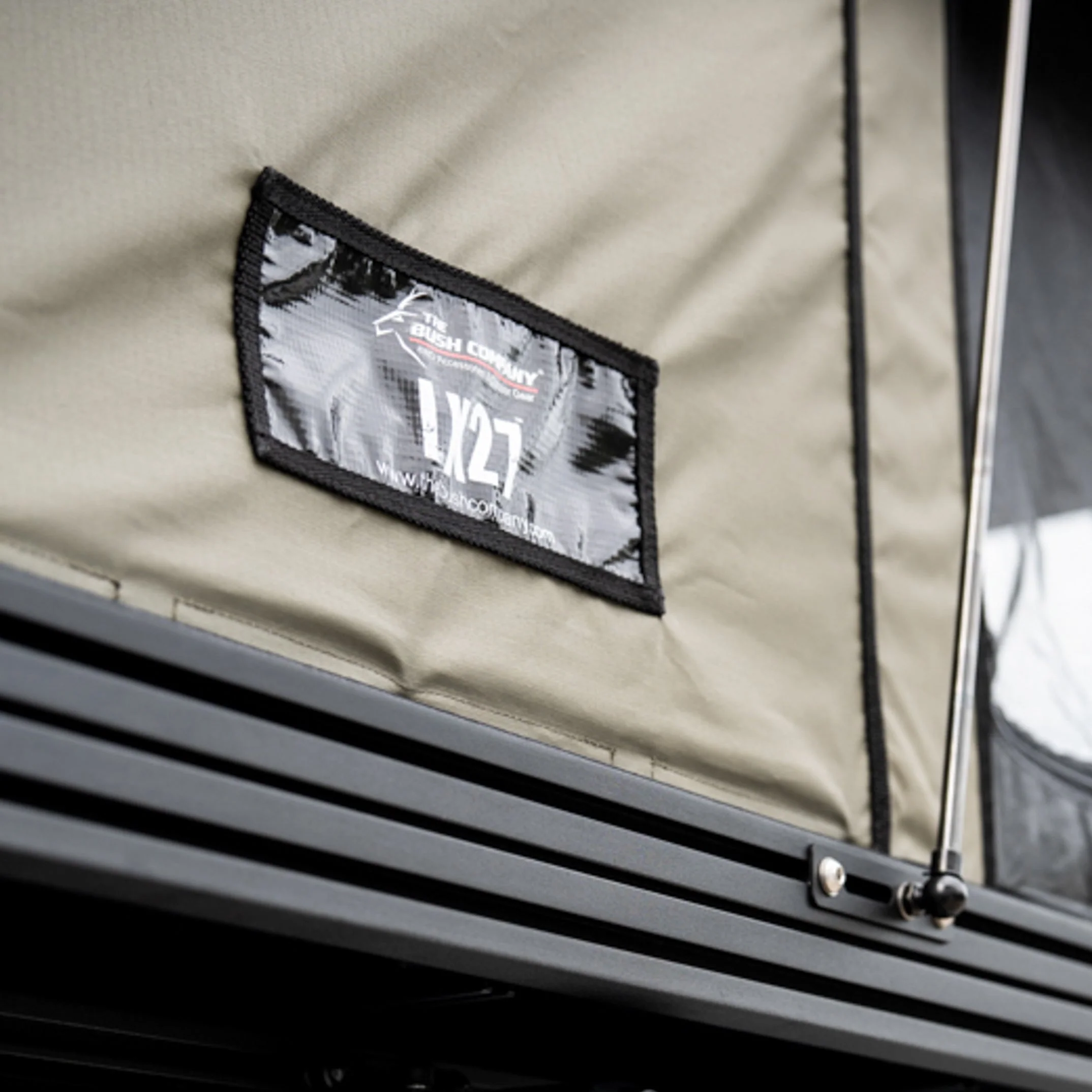 LX27 Lightweight Rooftop Tent - Image 15