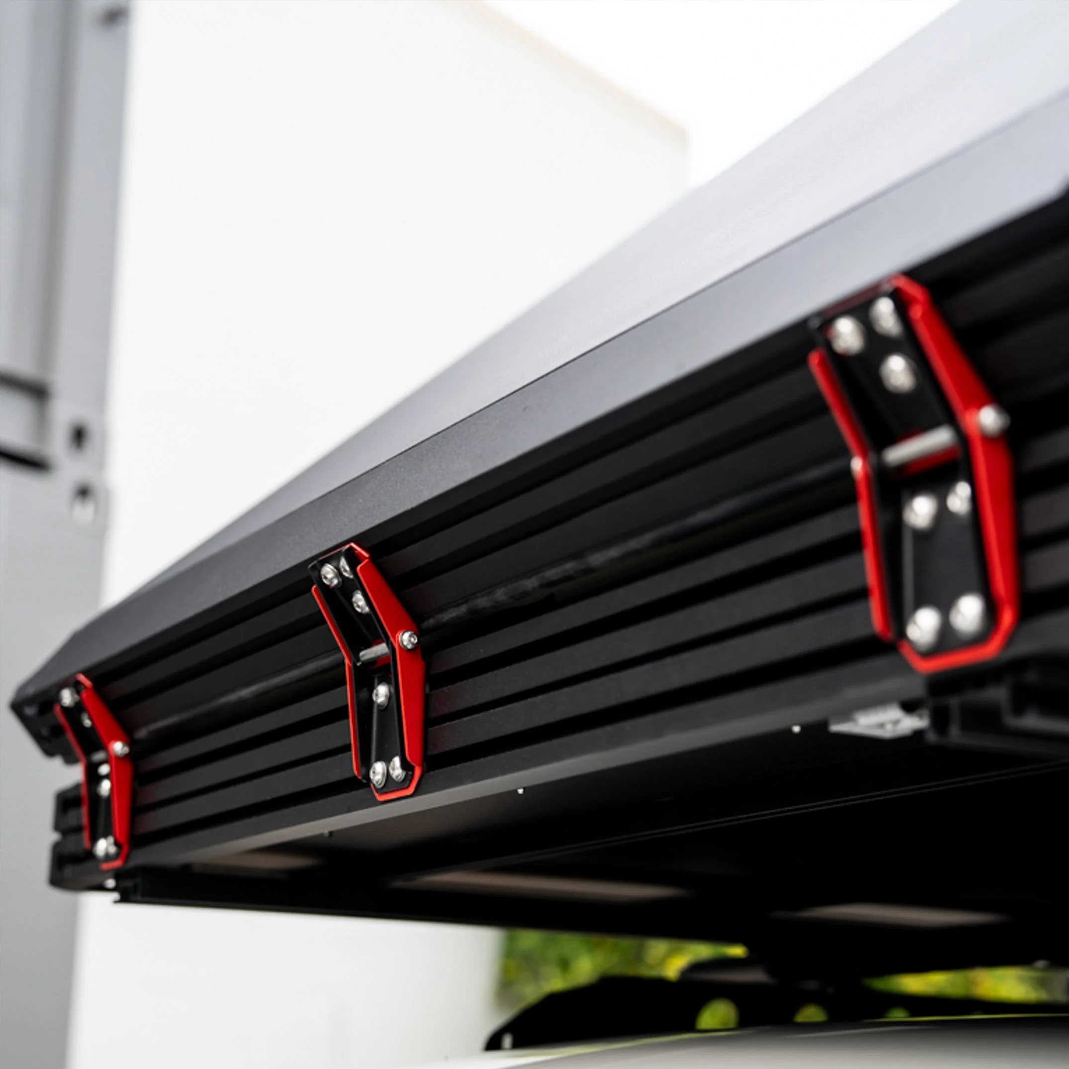 LX27 Lightweight Rooftop Tent - Image 18