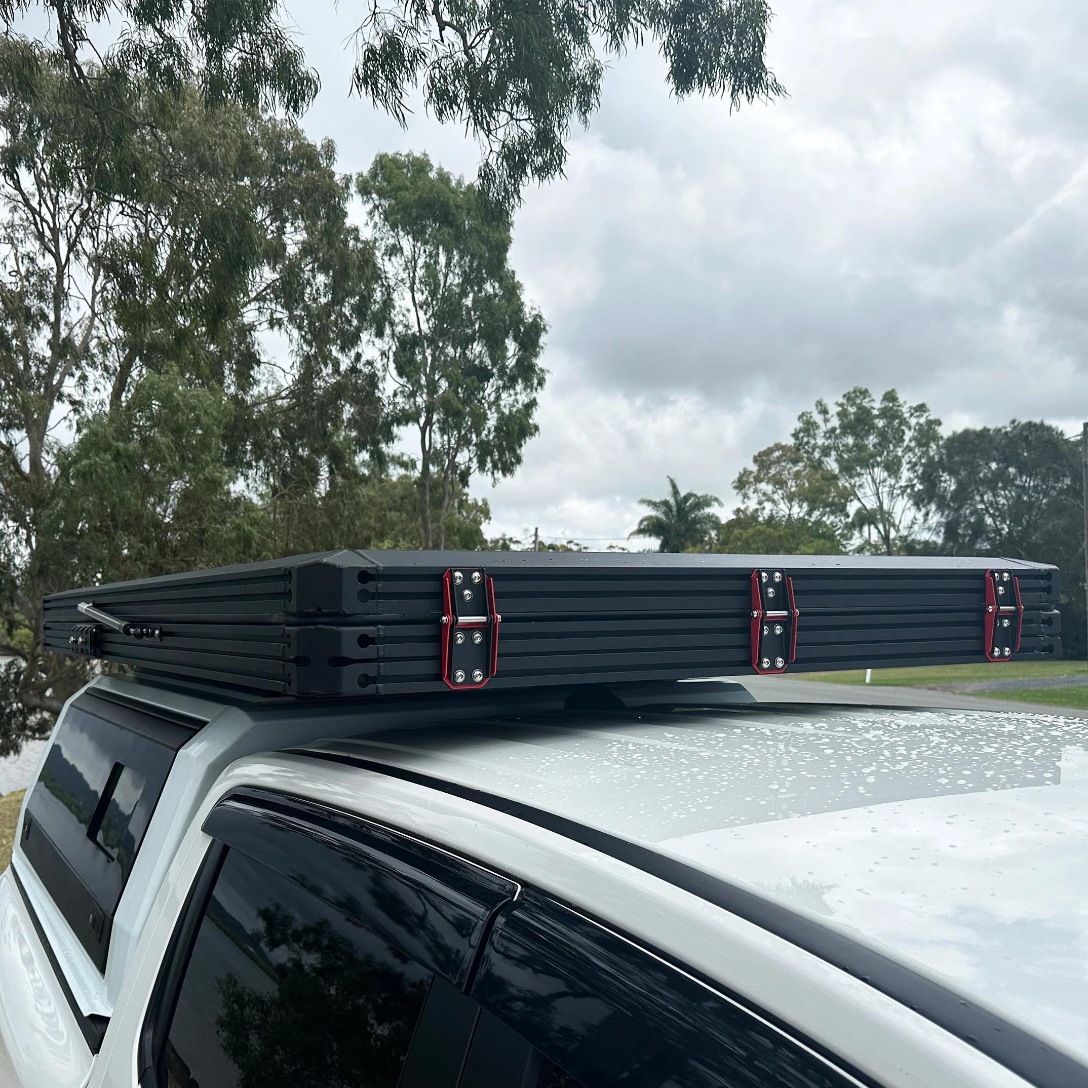 LX27 Lightweight Rooftop Tent - Image 21