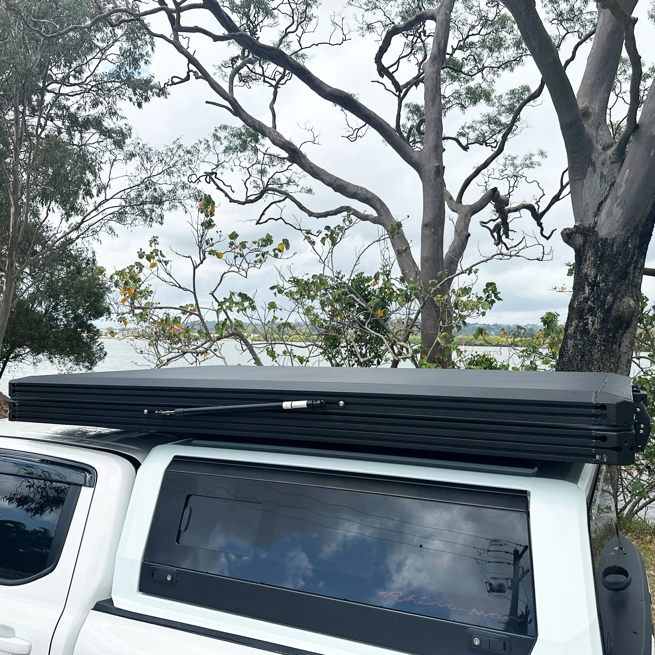 LX27 Lightweight Rooftop Tent - Image 22