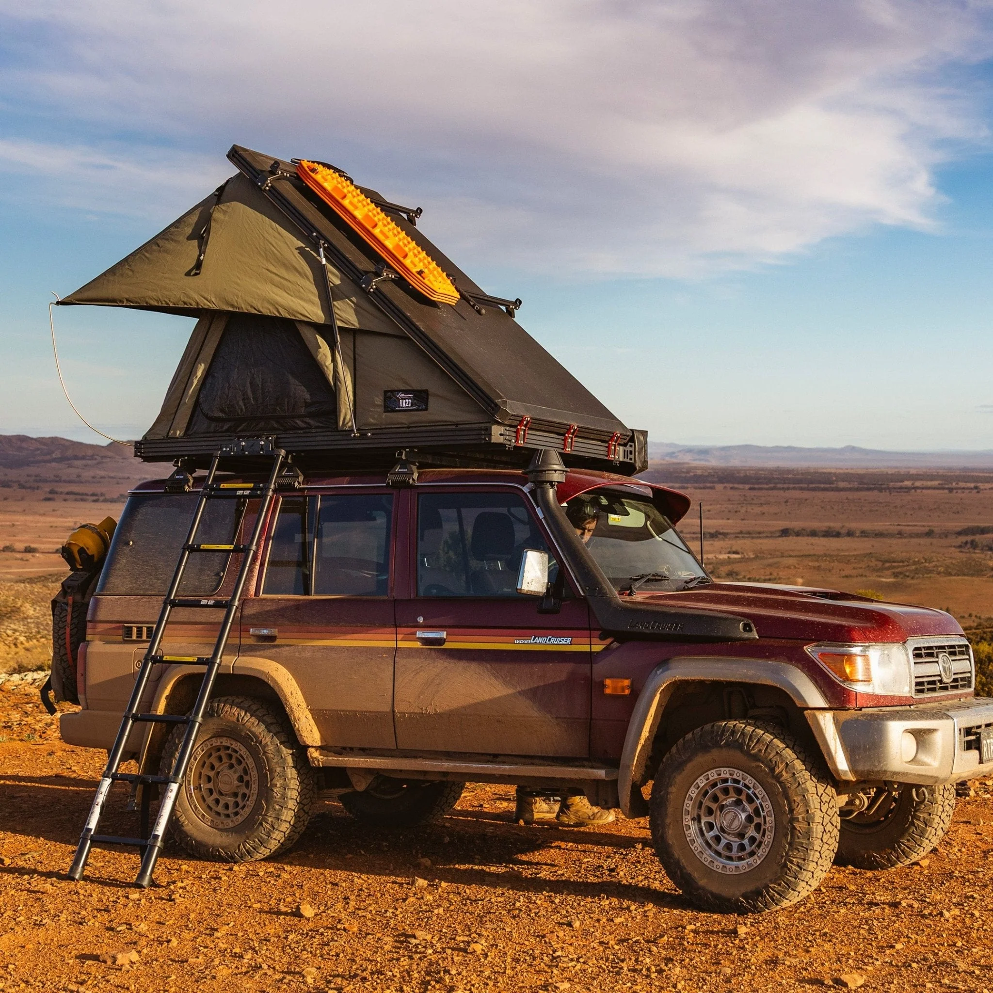 LX27 Lightweight Rooftop Tent - Image 6