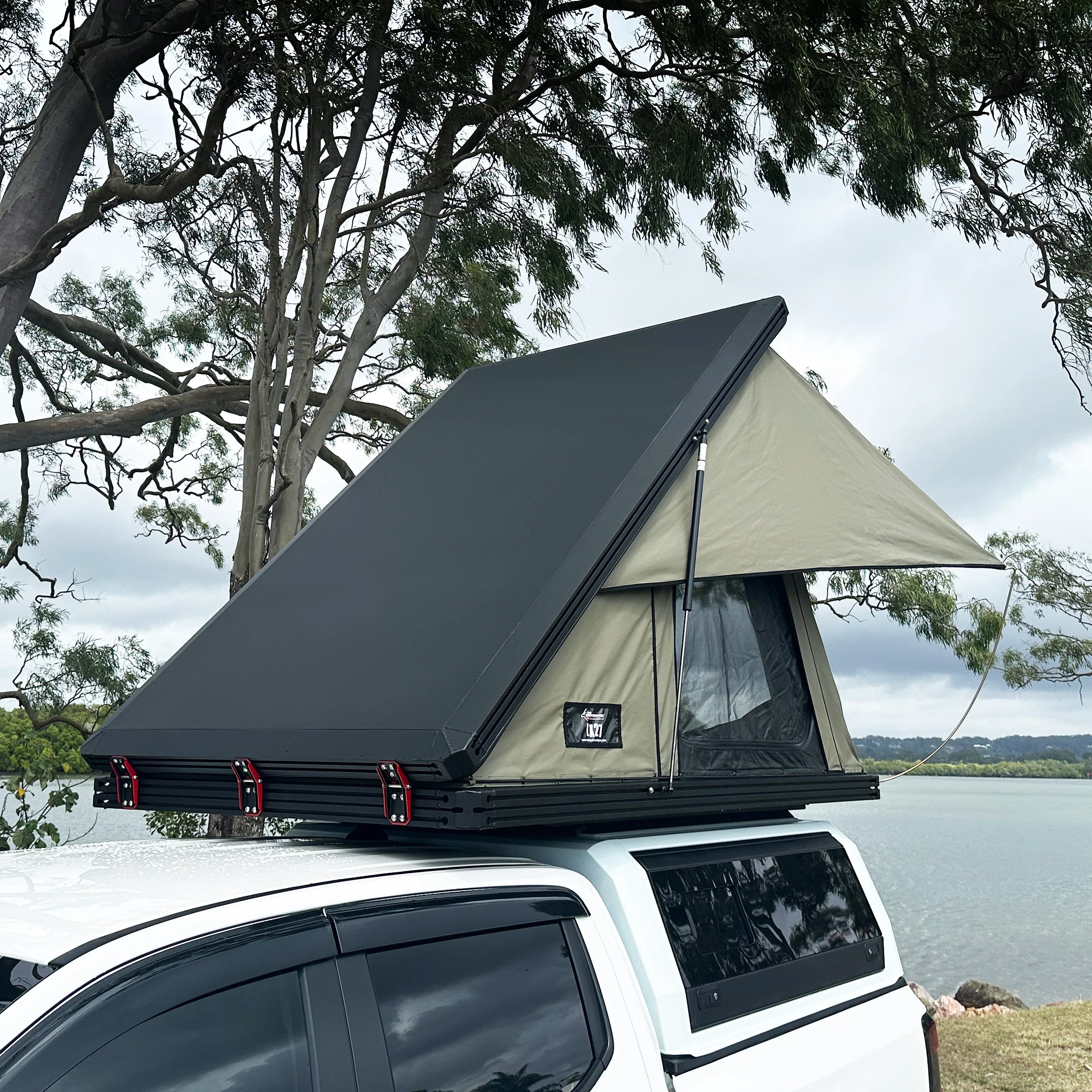 LX27 Lightweight Rooftop Tent - Image 7