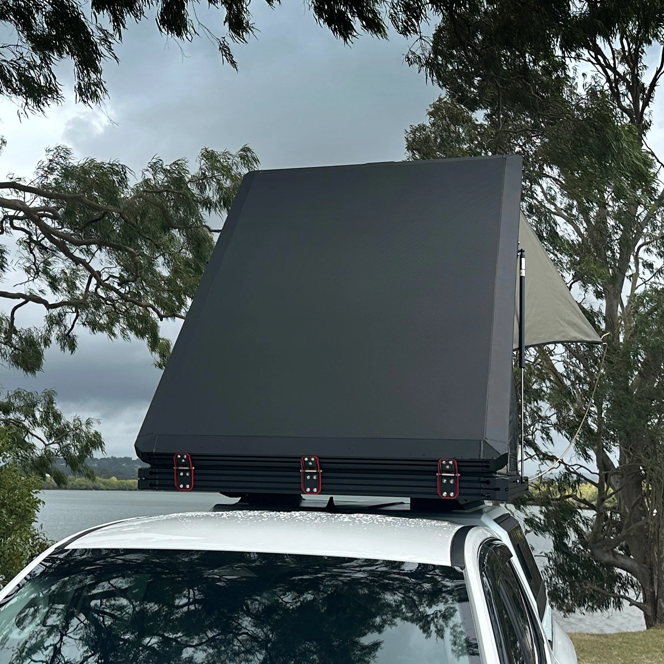 LX27 Lightweight Rooftop Tent - Image 8