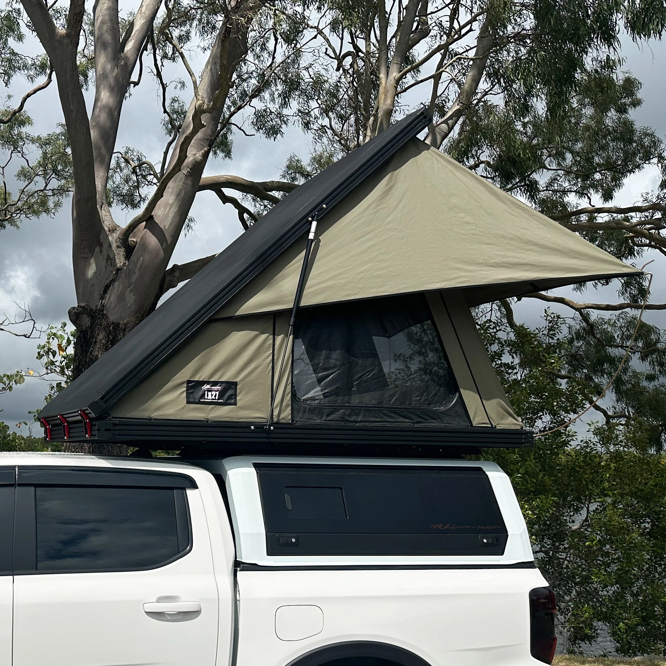 LX27 Lightweight Rooftop Tent - Image 9