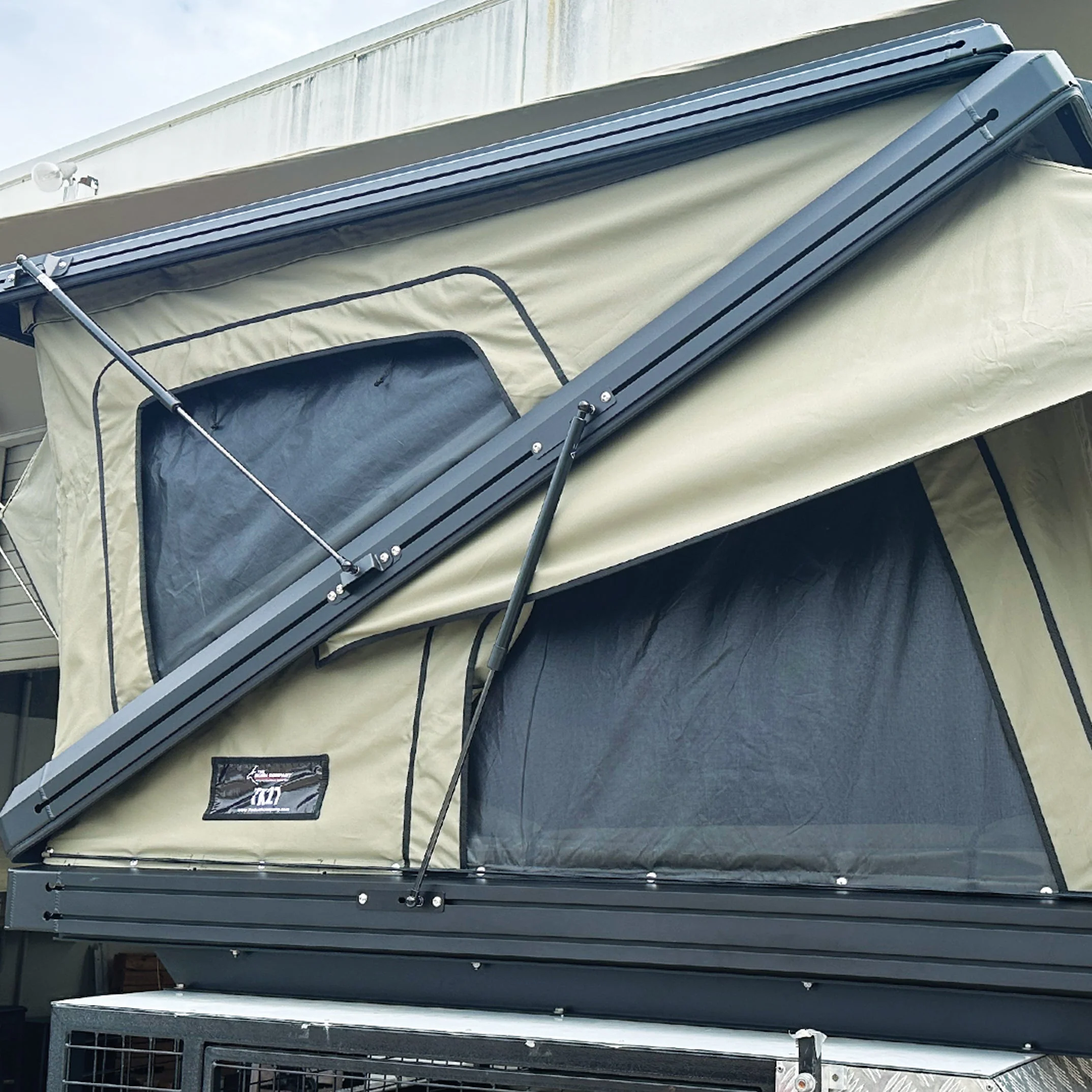 TX27 Hardshell Rooftop Tent - Image 16