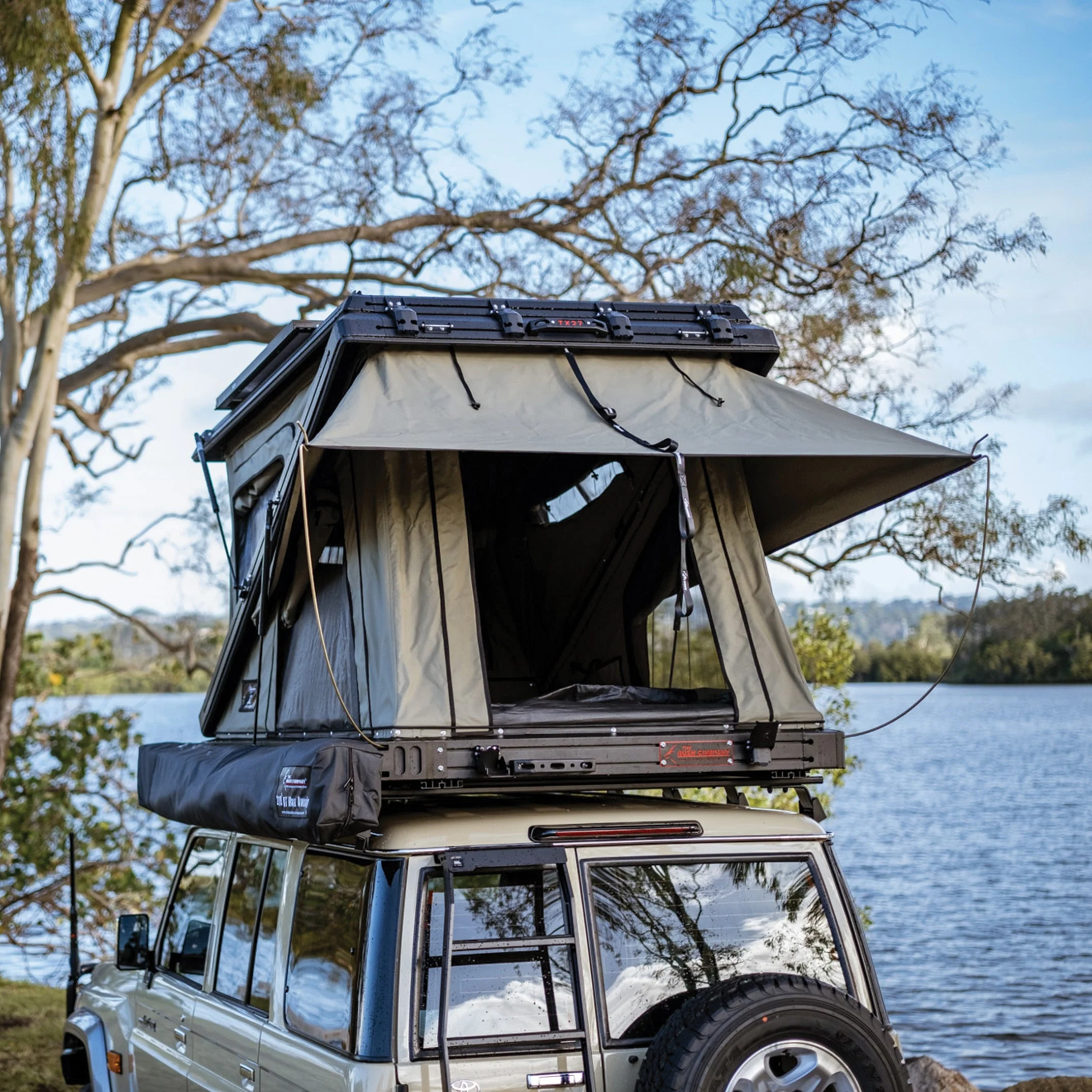 TX27 Hardshell Rooftop Tent - Image 4