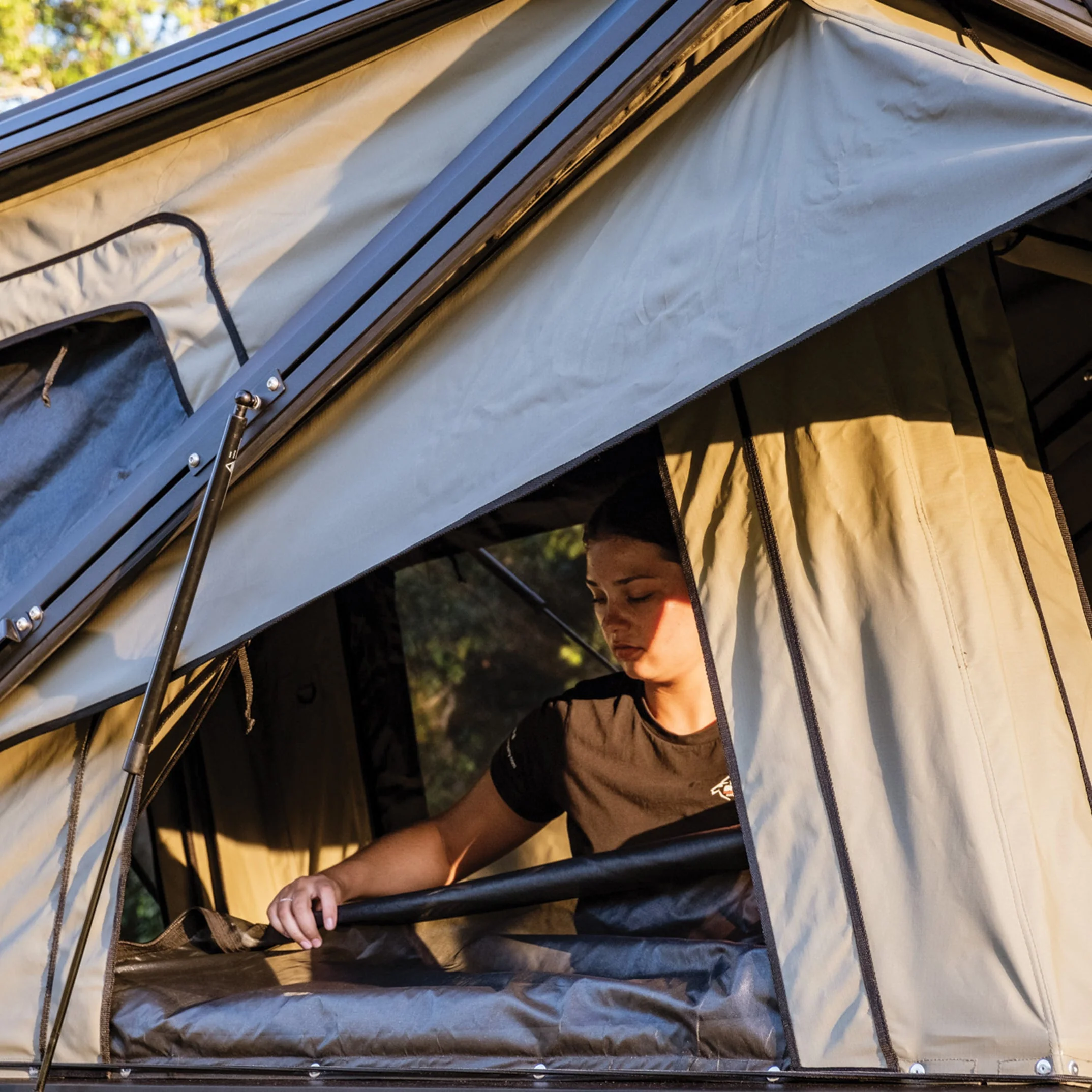 TX27 Hardshell Rooftop Tent - Image 6