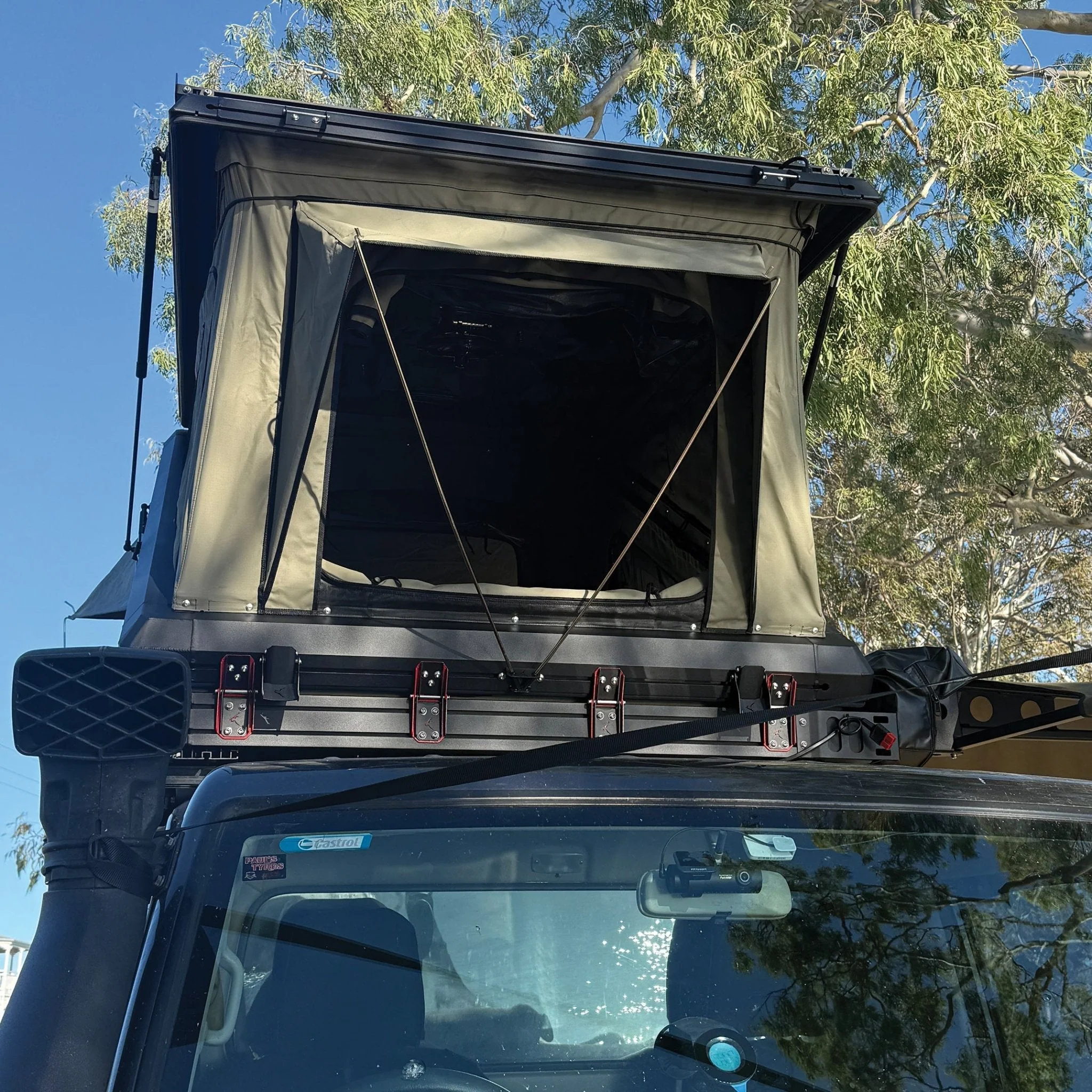 TX27 MAX Hardshell Rooftop Tent - Image 4